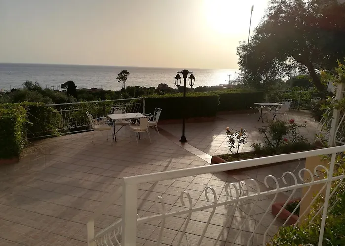 Hotel Oasis By Bs 2*