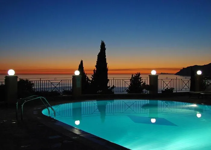 Hotel Oasis By Bs 2*